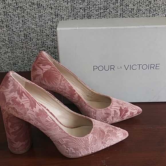 NIB Pour La Victoire CeCe Pump - Picture 2 of 7